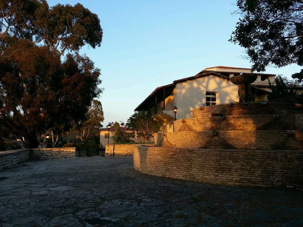 Malaga Cove Library | 2400 Vía Campesina, Palos Verdes Estates, CA 90274, USA | Phone: (310) 377-9584