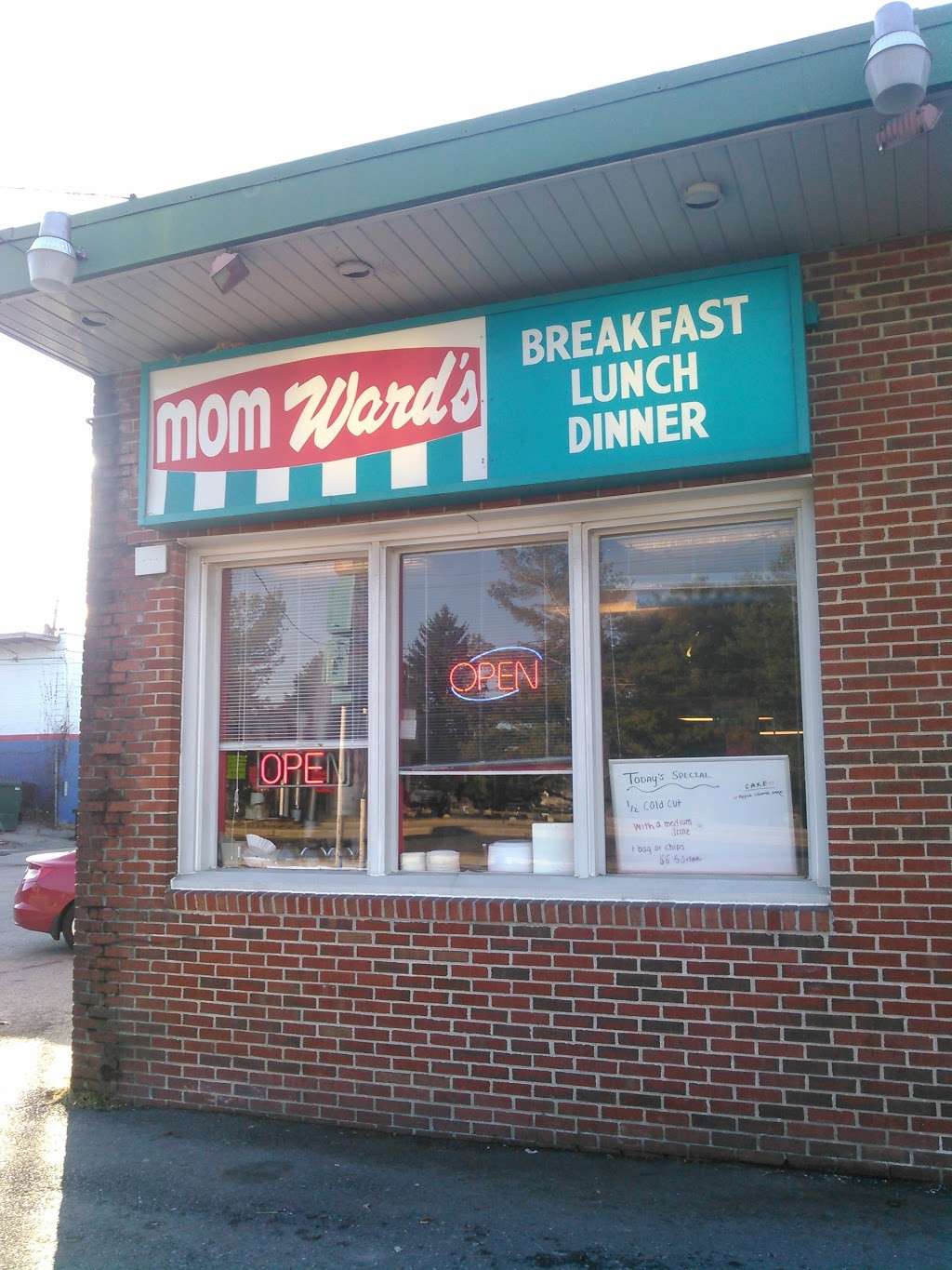 Mom Wards Sub Shop | 5910 Ritchie Hwy, Baltimore, MD 21225 | Phone: (410) 789-4000