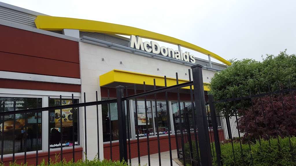 McDonalds | 70 E Garfield Blvd, Chicago, IL 60615, USA | Phone: (773) 924-0821