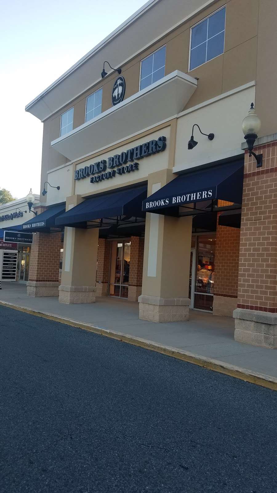 Brooks Brothers Factory Outlet | 307 Outlet Center Dr, Queenstown, MD 21658, USA | Phone: (410) 827-5740
