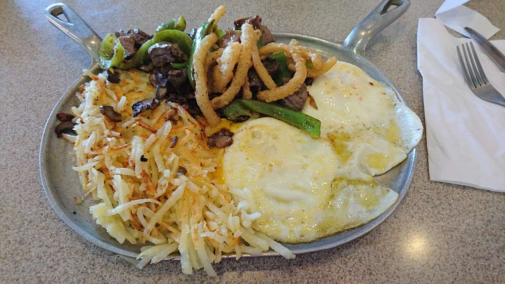 Iron Skillet Restaurant | 717 S Sylvania Ave, Sturtevant, WI 53177, USA | Phone: (262) 884-7500