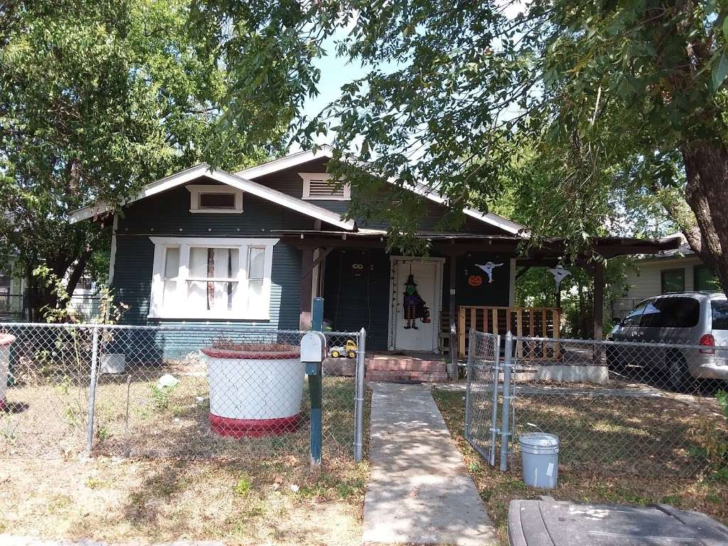 Liz Buys Houses - Sell My House Fast in SA TX | 12307 Corsicana Mill, San Antonio, TX 78253, USA | Phone: (210) 848-6281