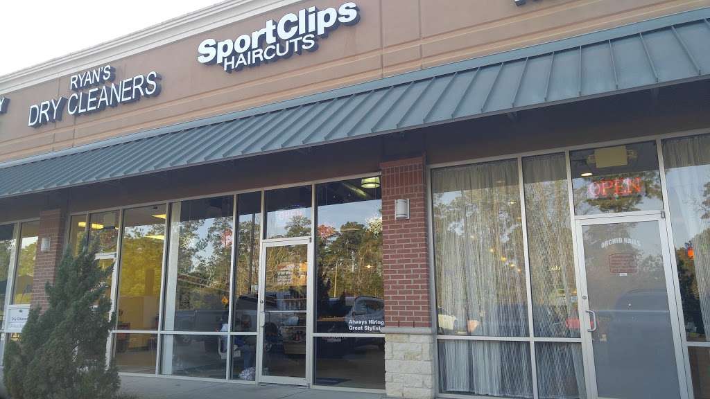 Sport Clips Haircuts of The Woodlands | 9955 Woodlands Pkwy Suite D, The Woodlands, TX 77382, USA | Phone: (281) 419-2044