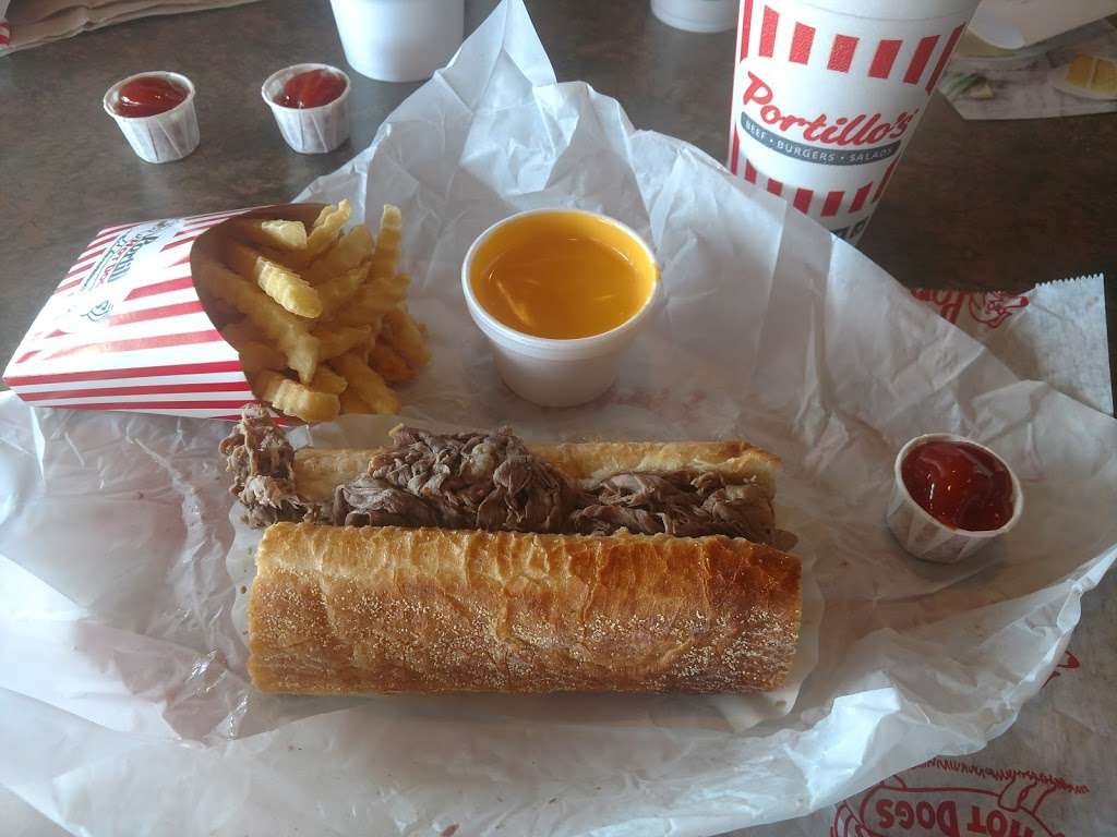 Portillos Hot Dogs | 170 W North Ave, Northlake, IL 60164, USA | Phone: (708) 409-0000