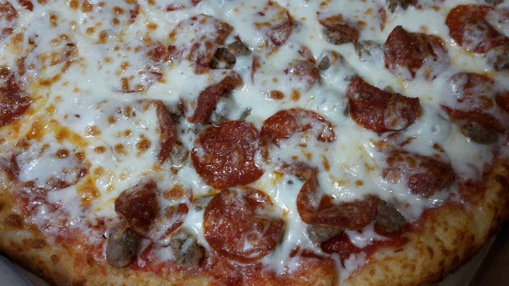 Carinis Pizza and Subs Pasadena | 8894 Fort Smallwood Rd #7, Pasadena, MD 21122 | Phone: (410) 255-7100