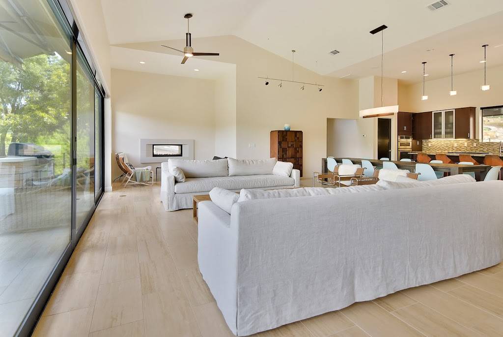 Lake Austin Modern, Walker Luxury Vacation Rentals | 3605 Robbins Rd, Austin, TX 78730 | Phone: (512) 501-3580