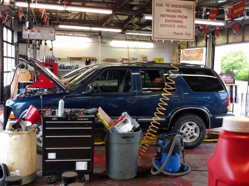 Grease Monkey - Oil Change & Car Repair Northbrook | 204 Skokie Blvd, Northbrook, IL 60062, USA | Phone: (847) 272-5890