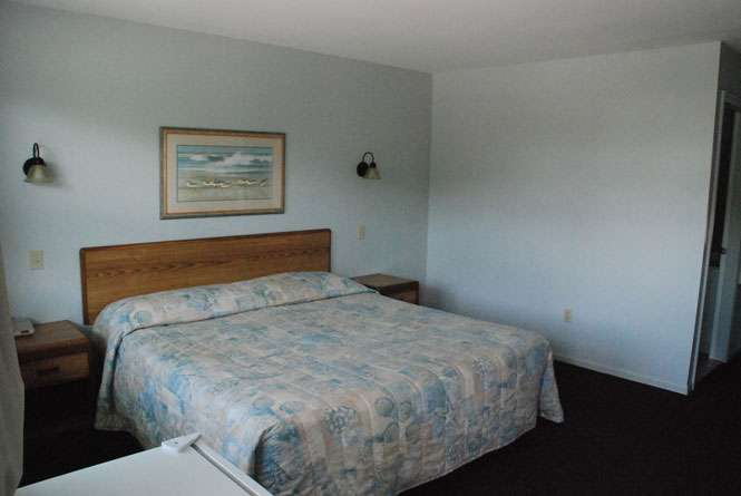 Point Beach Motel | 18 Trenton Ave, Point Pleasant Beach, NJ 08742, USA | Phone: (732) 892-5100