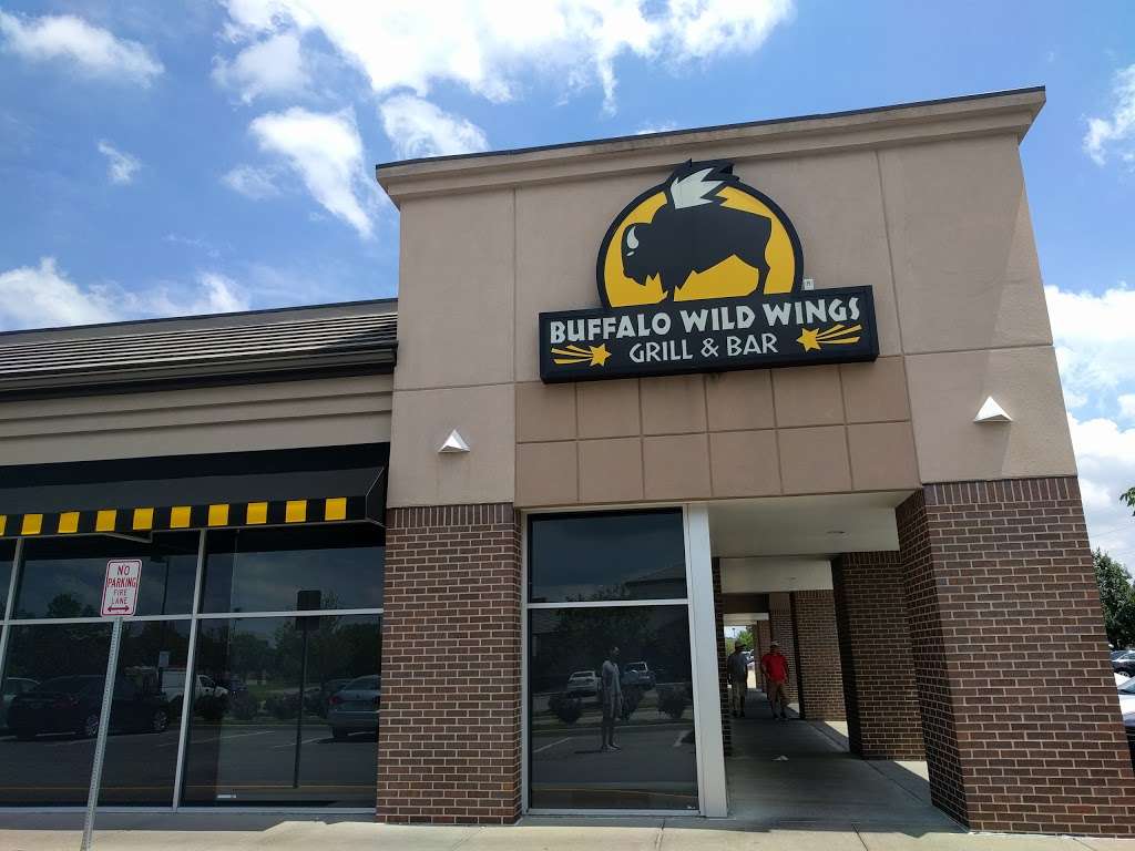 Buffalo Wild Wings | 1806 NW Chipman Rd, Lees Summit, MO 64081, USA | Phone: (816) 246-9453