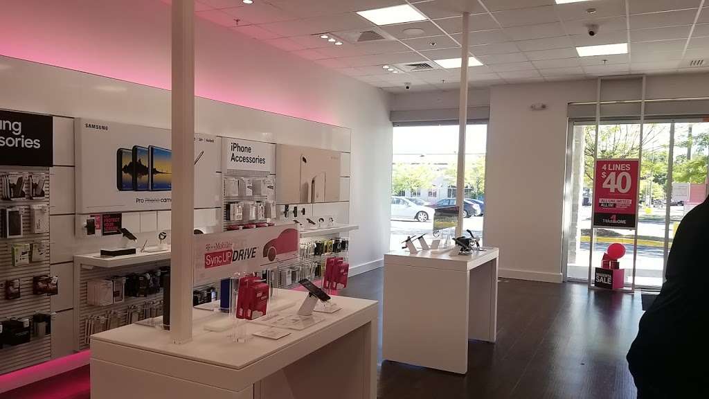 T-Mobile | 18008 Mateny Rd, Germantown, MD 20874 | Phone: (301) 540-6475