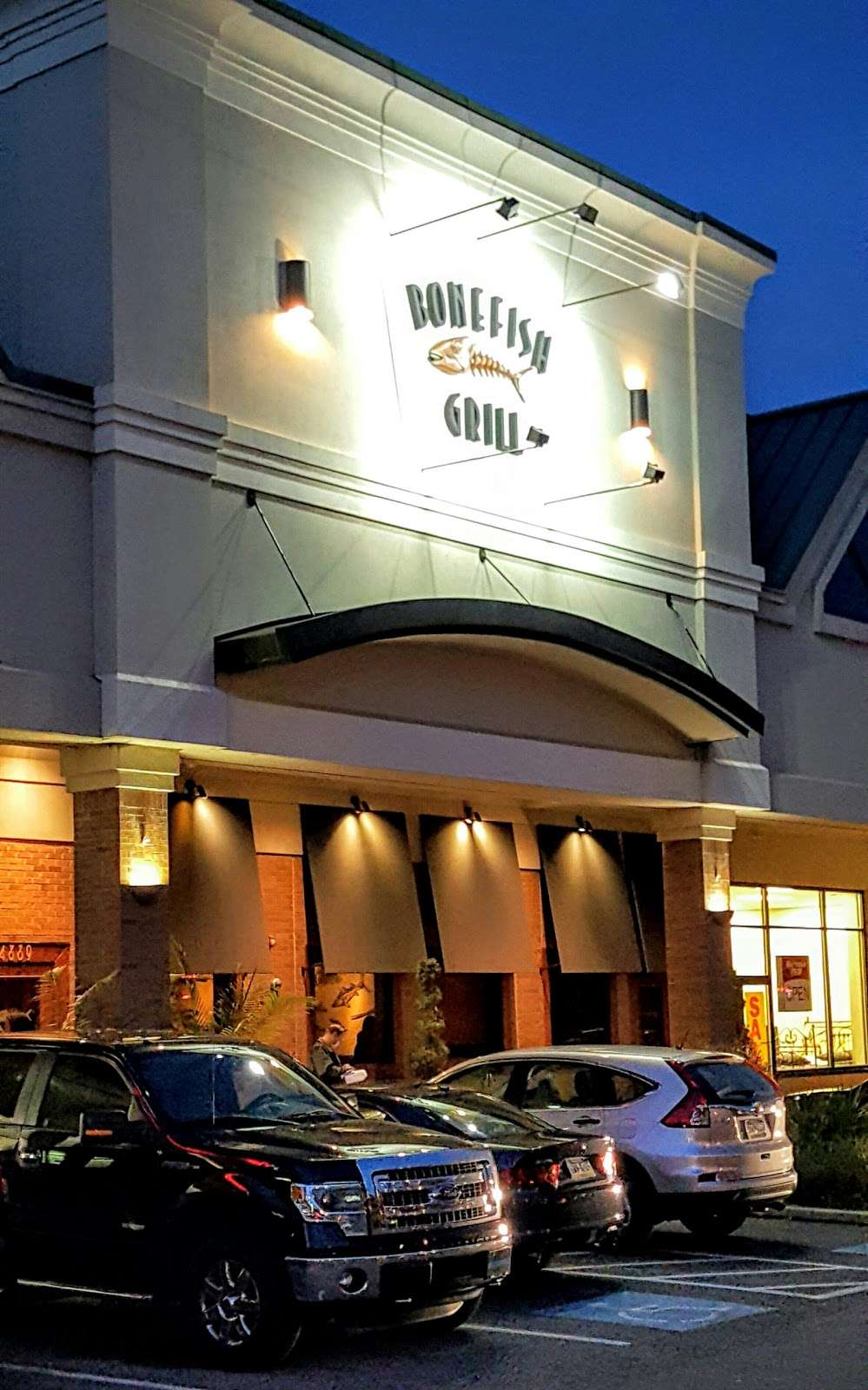Bonefish Grill | 4889 West Chester Pike, Newtown Square, PA 19073, USA | Phone: (610) 355-1784