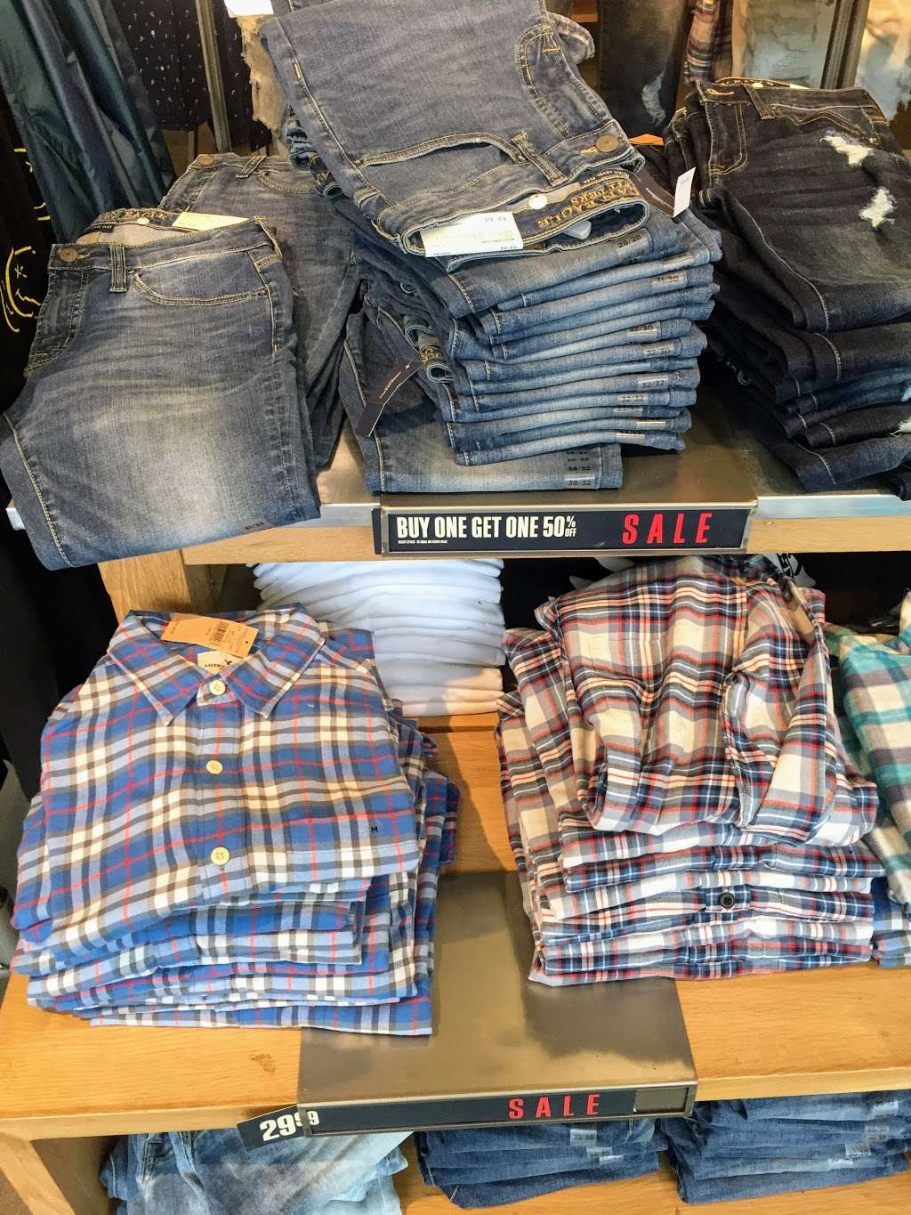 American Eagle Outlet | 6800 N 95th Ave Suite 790, Glendale, AZ 85305 | Phone: (623) 877-1342