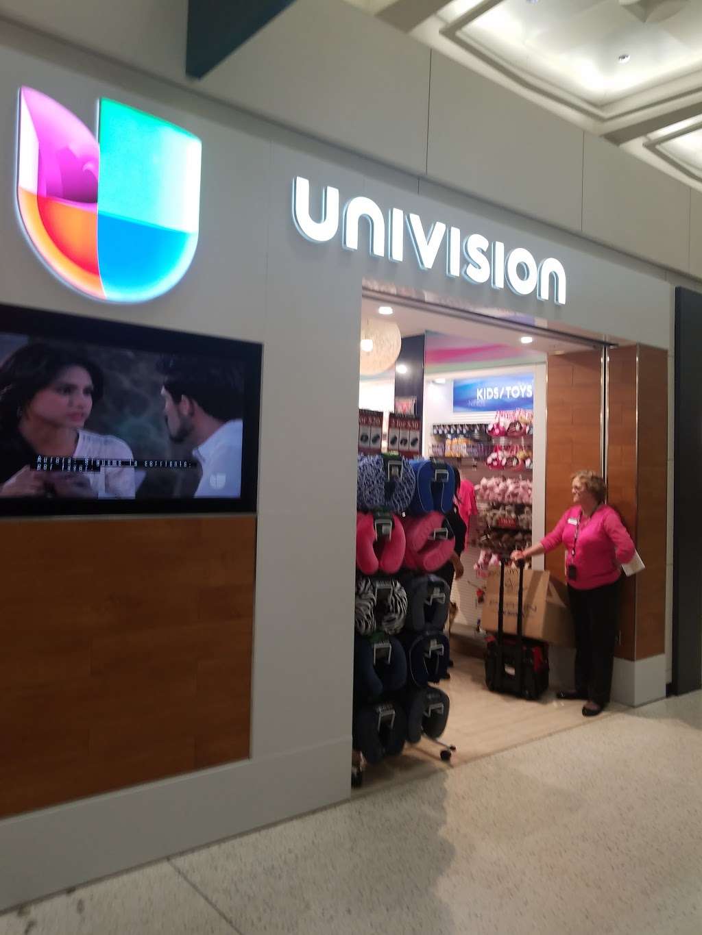 Univision | 3950 S Terminal Rd, Houston, TX 77032, USA | Phone: (281) 214-4046