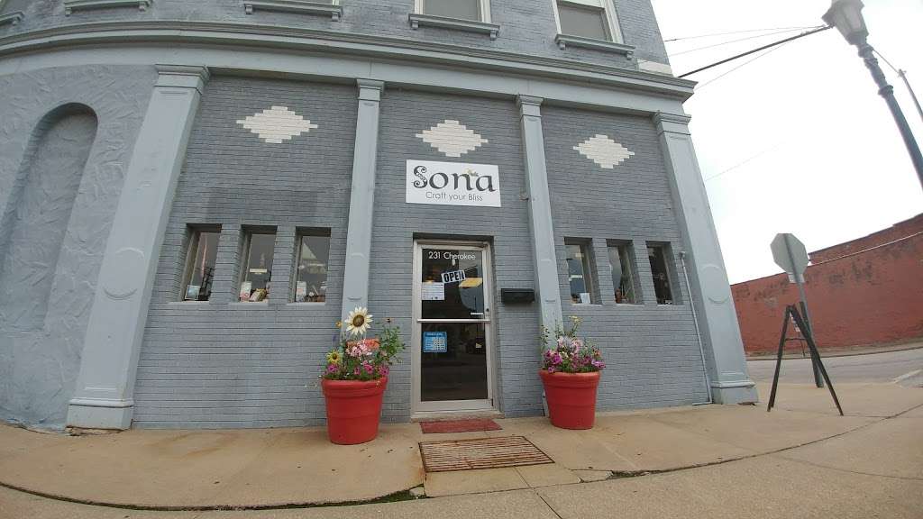 Sona | 231 Cherokee St, Leavenworth, KS 66048 | Phone: (913) 306-0944