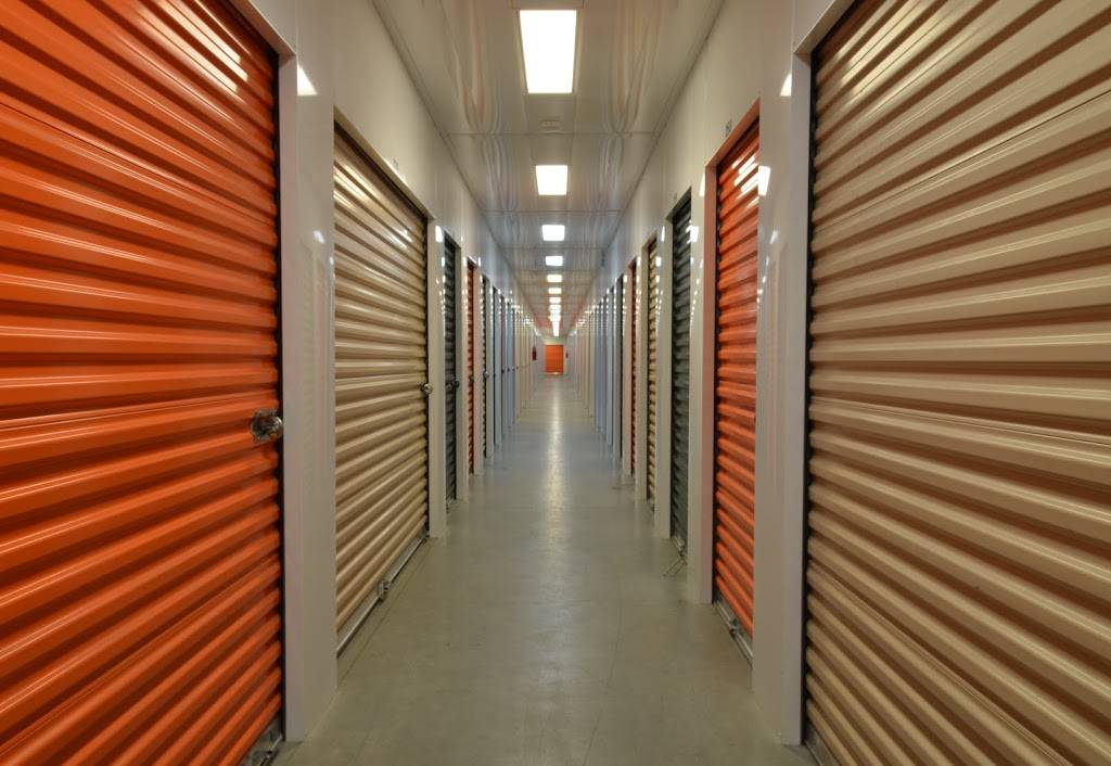 Country Club Self Storage | 749 Main St, Riverside, CA 92501 | Phone: (951) 369-8771