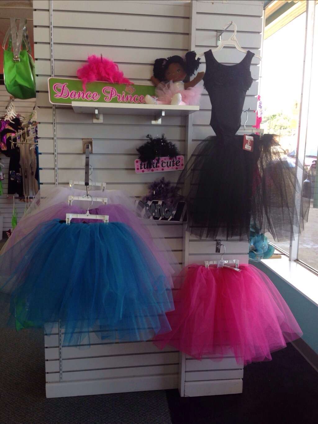 Sandys Dancewear | 2211 Gus Thomasson Rd, Dallas, TX 75228, USA | Phone: (214) 321-1764