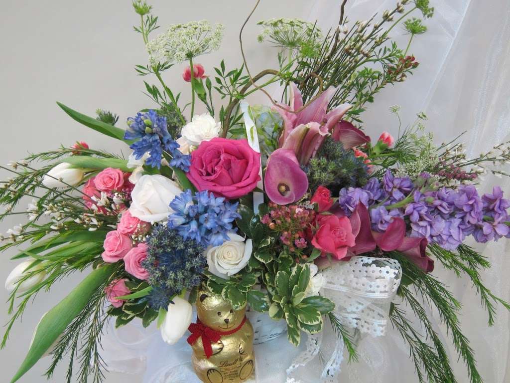 All Flowers by Marisa | 26w 225 Geneva Rd, Wheaton, IL 60187, USA | Phone: (630) 690-2809