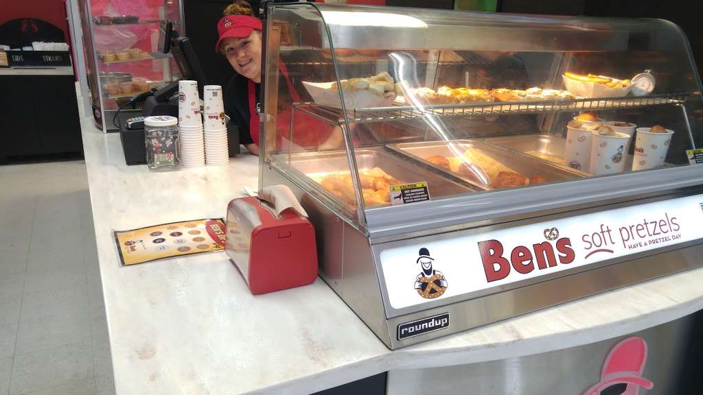 Bens Soft Pretzels | 5800 US Hwy 98 N, Lakeland, FL 33809, USA | Phone: (863) 858-4379