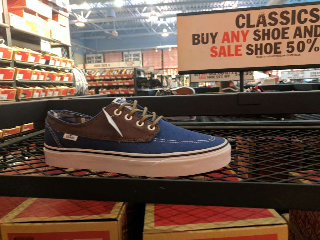 Vans | 5885 Gulf Fwy #755, Texas City, TX 77591, USA | Phone: (281) 534-2132