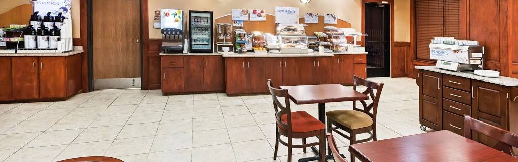 Holiday Inn Express & Suites Laredo-Event Center Area | 7223 Bob Bullock Loop, Laredo, TX 78041, USA | Phone: (956) 218-8888