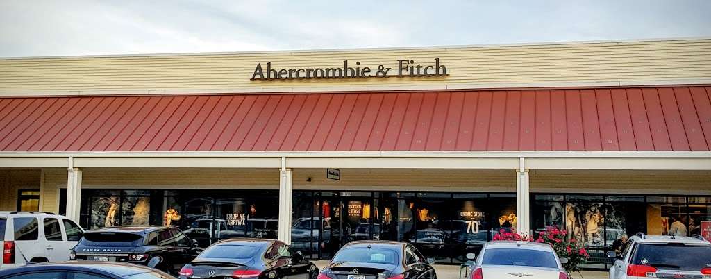 Abercrombie & Fitch | 11925 NE Executive Dr space h015, Edinburgh, IN 46124, USA | Phone: (812) 526-2151