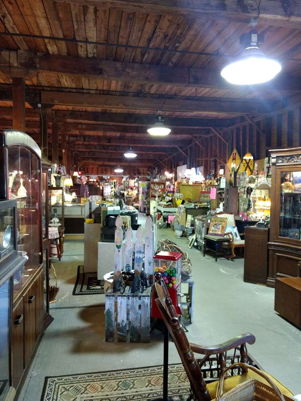 High Cotton Antiques & Folk | 212 S Main St, Clover, SC 29710, USA | Phone: (803) 222-5045