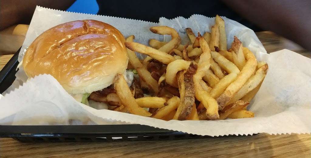 Boardwalk Fries & Burgers | 3611 Washington Blvd #104, Halethorpe, MD 21227, USA | Phone: (410) 242-0040