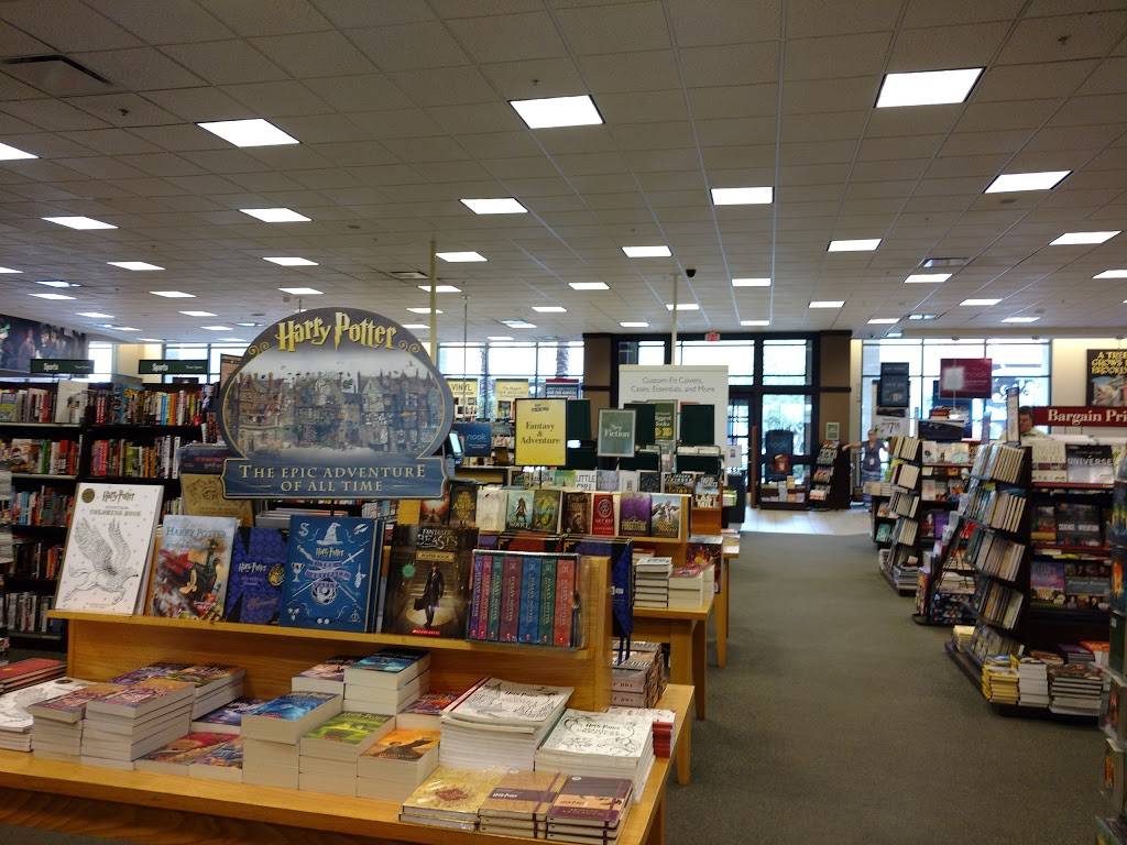 Barnes & Noble | 2000 E Rio Salado Pkwy #1032, Tempe, AZ 85281, USA | Phone: (480) 894-6954