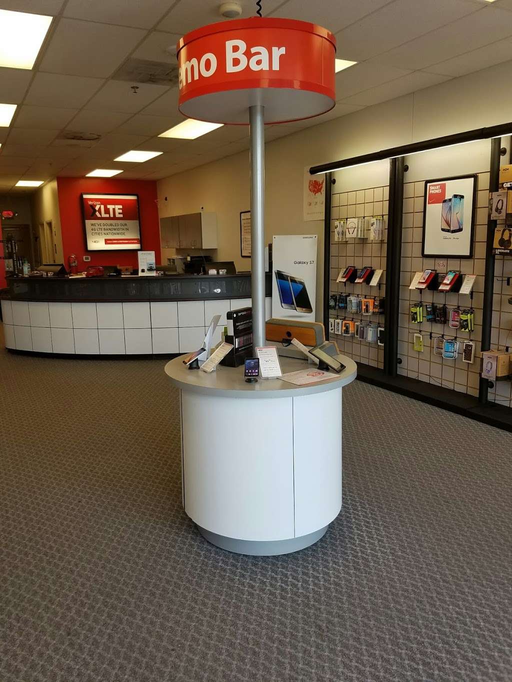 Verizon Authorized Retailer – Russell Cellular | 287 N, KS-7, Olathe, KS 66061, USA | Phone: (913) 782-1700