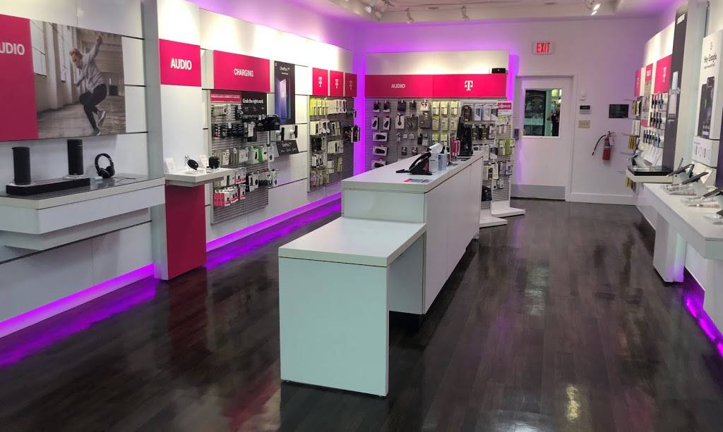 T-Mobile | 7900 Shelbyville Rd, Louisville, KY 40222, USA | Phone: (502) 742-2700