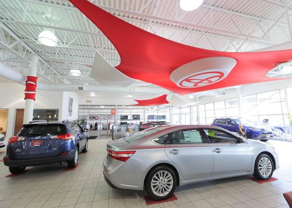 Andrew Toyota | 1620 W Silver Spring Dr, Milwaukee, WI 53209 | Phone: (414) 228-1450