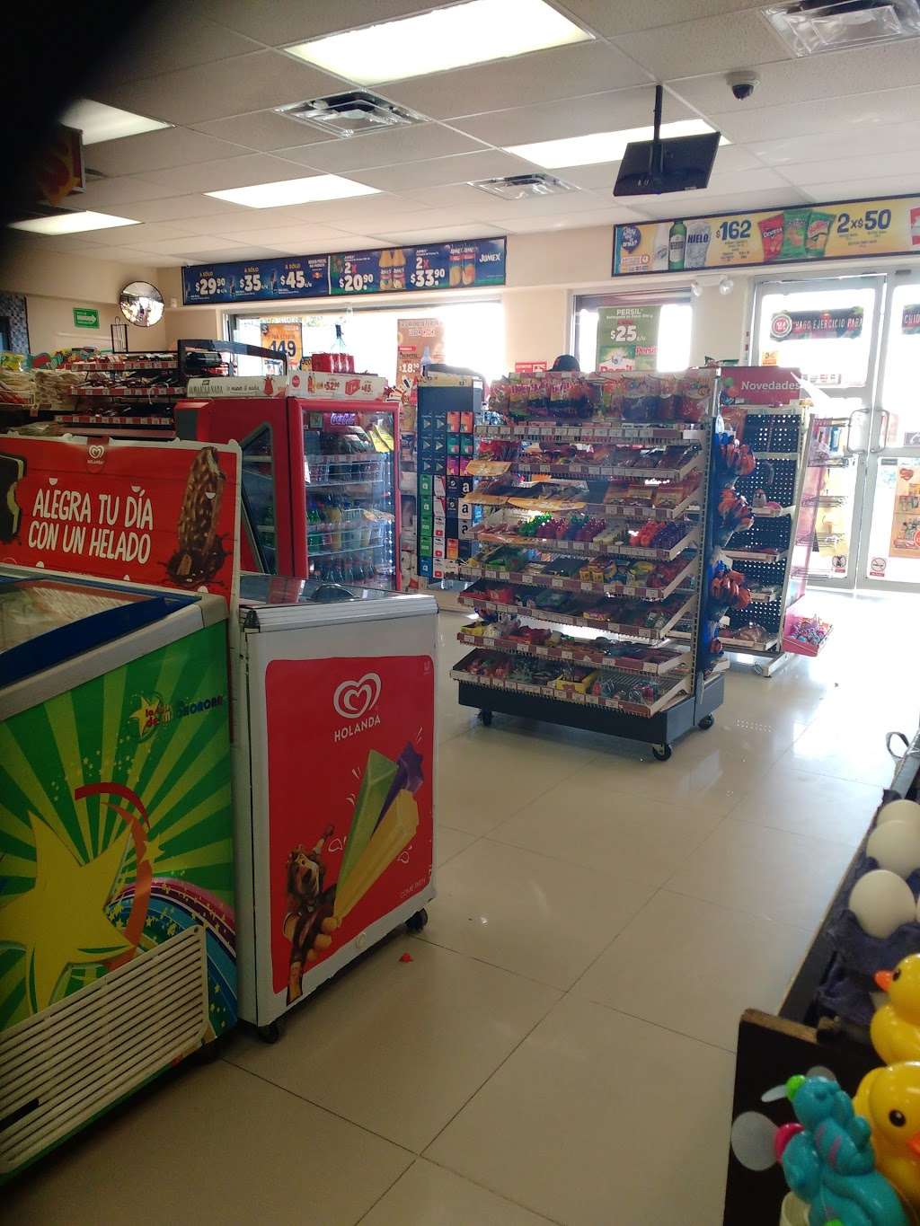 OXXO | Av. Paseo del Lago 19407, El Lago, 22210 Tijuana, B.C., Mexico | Phone: 81 8320 2020