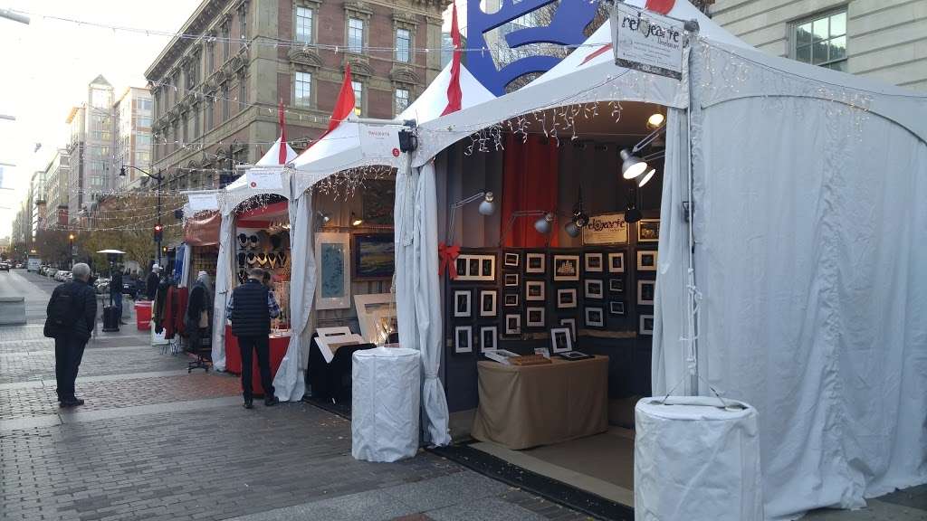 Downtown Holiday Market in Penn Quarter | &, F St NW & 8th St NW, Washington, DC 20004 | Phone: (202) 215-6993