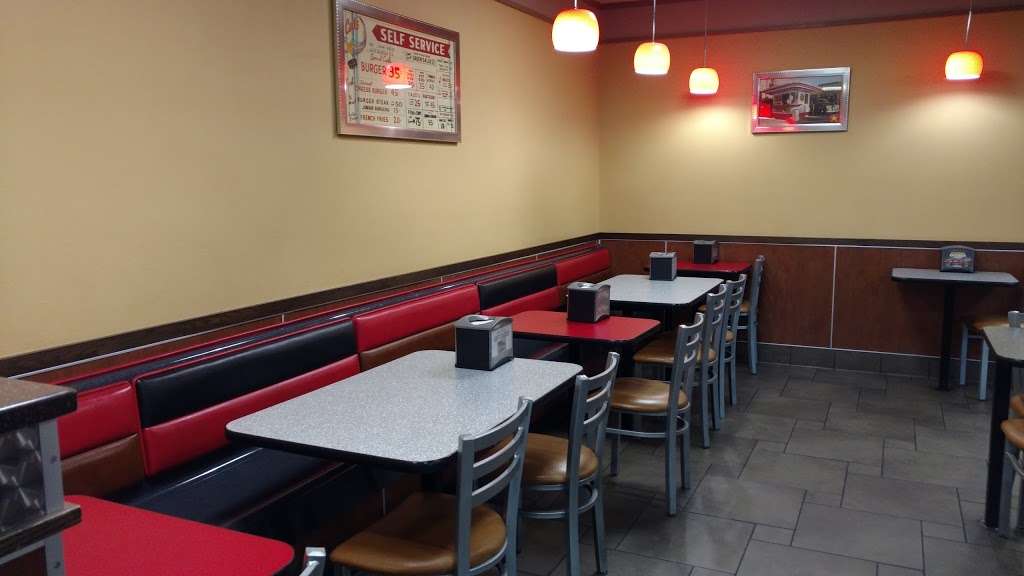 Carls Jr. / Green Burrito | 1625 E 4th St, Ontario, CA 91764, USA | Phone: (909) 984-0949