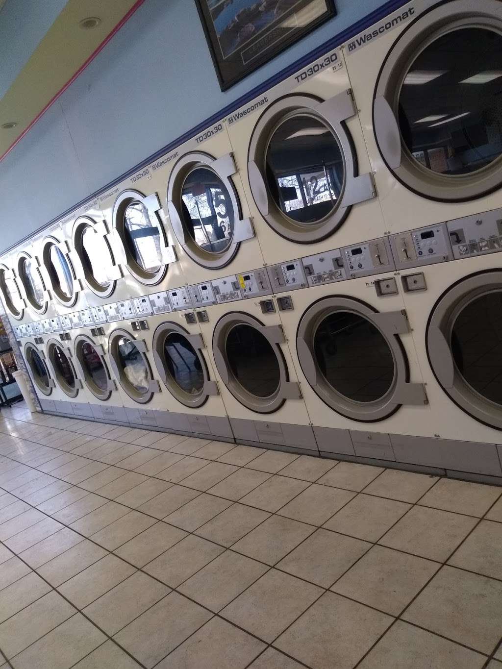 J&J Coin Laundry | 1759 W. Algonquin Road, Unit C-E, Mt Prospect, IL 60056, USA | Phone: (847) 258-4824