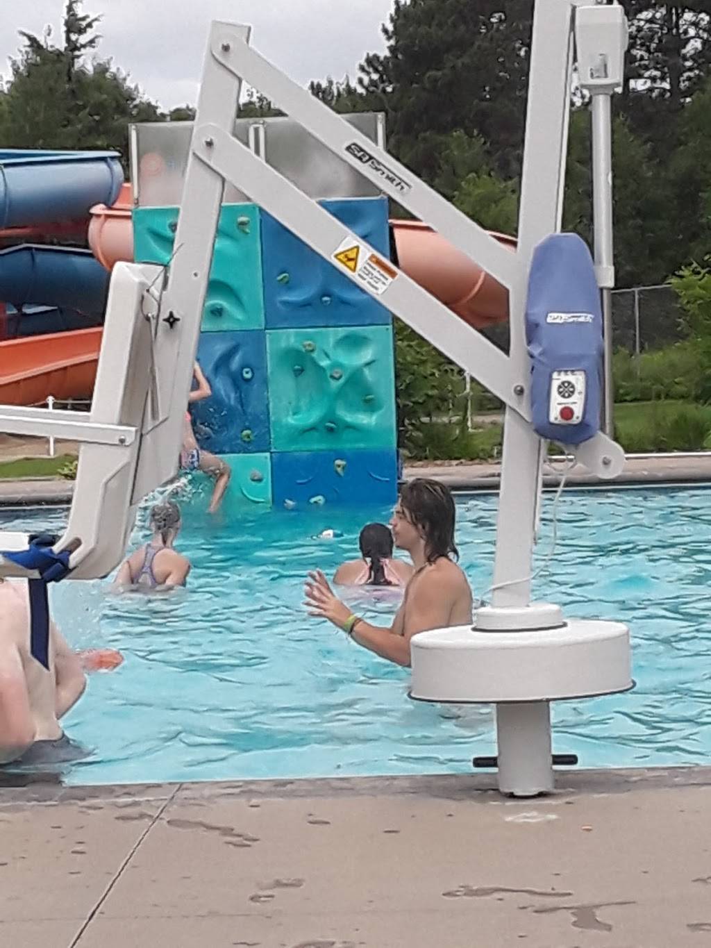 Bunker Beach Water Park | 701 County Rd A, Minneapolis, MN 55448, USA | Phone: (763) 324-3310