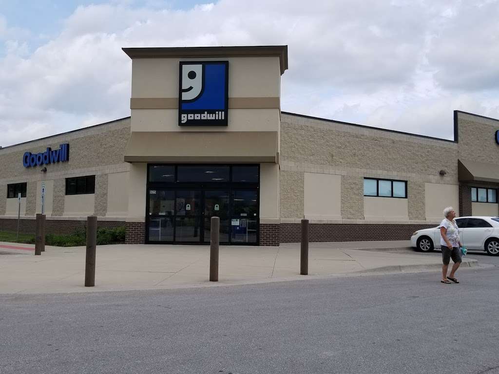 Goodwill Bonner Springs | 9210, 525 South 129th Street, Bonner Springs, KS 66012 | Phone: (913) 441-5701