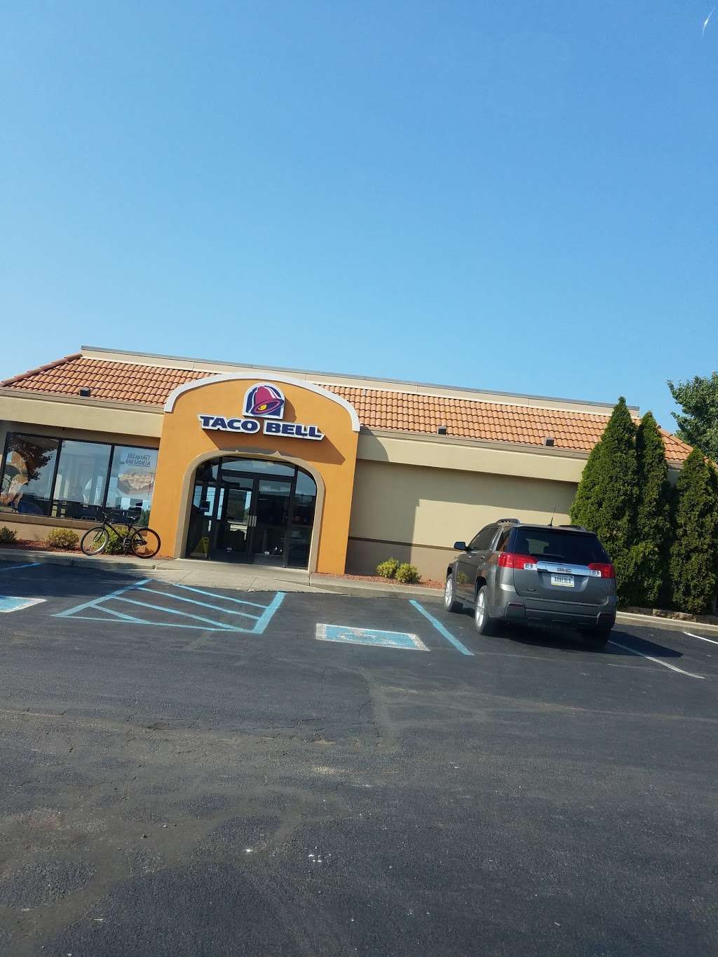 Taco Bell | 2403 E Wabash St, Frankfort, IN 46041, USA | Phone: (765) 654-8616