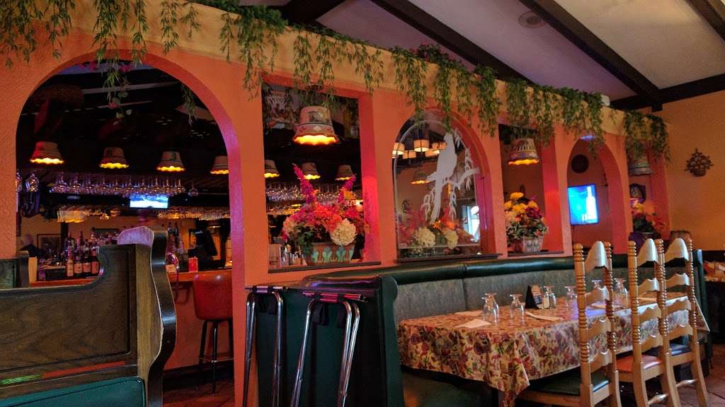 El Molino Mexican Restaurant | 2112 Elgin Rd, Carpentersville, IL 60110, USA | Phone: (847) 551-1602