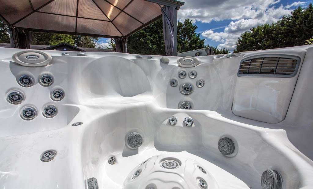 Jacuzzi Hertfordshire | Van Hage Garden centre, Pepper Hill, Ware SG12 9RP, UK | Phone: 01920 877319