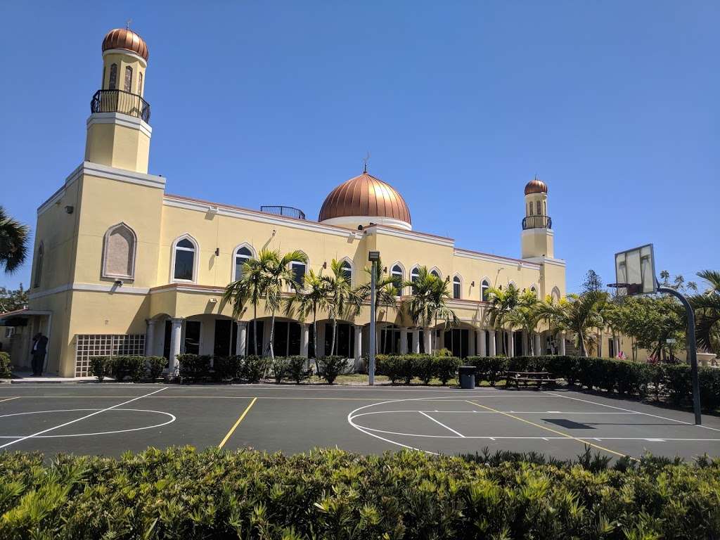 Masjid Miami Gardens | 4305 NW 183rd St, Miami Gardens, FL 33055, USA | Phone: (305) 624-5555