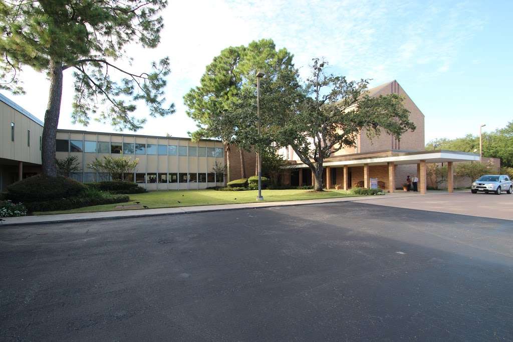Willow Meadows Baptist Church 4300 W Bellfort Blvd, Houston, TX 77035