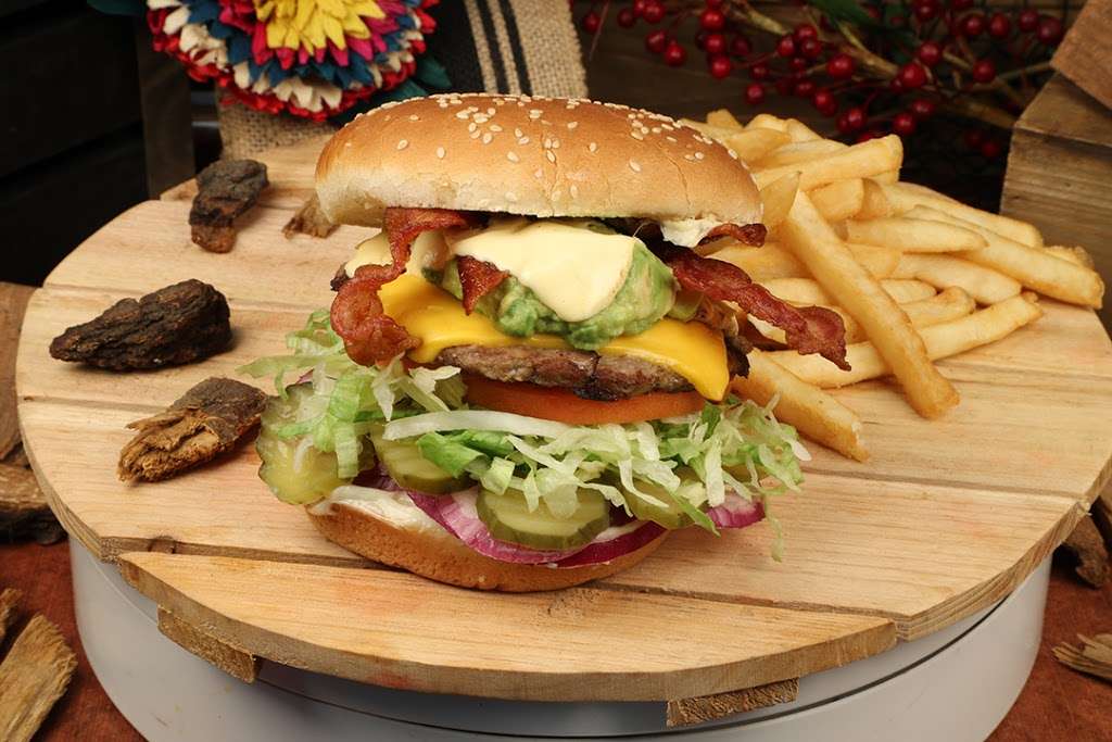 Burger Barn | 5000 Santa Rosa Rd C, Camarillo, CA 93012, USA | Phone: (805) 482-5536