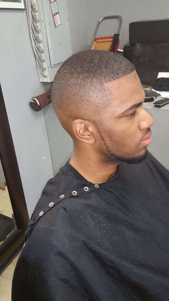 Headquarters Barbershop | 4841 Oakbrook Dr, Indianapolis, IN 46254, USA | Phone: (317) 290-9593