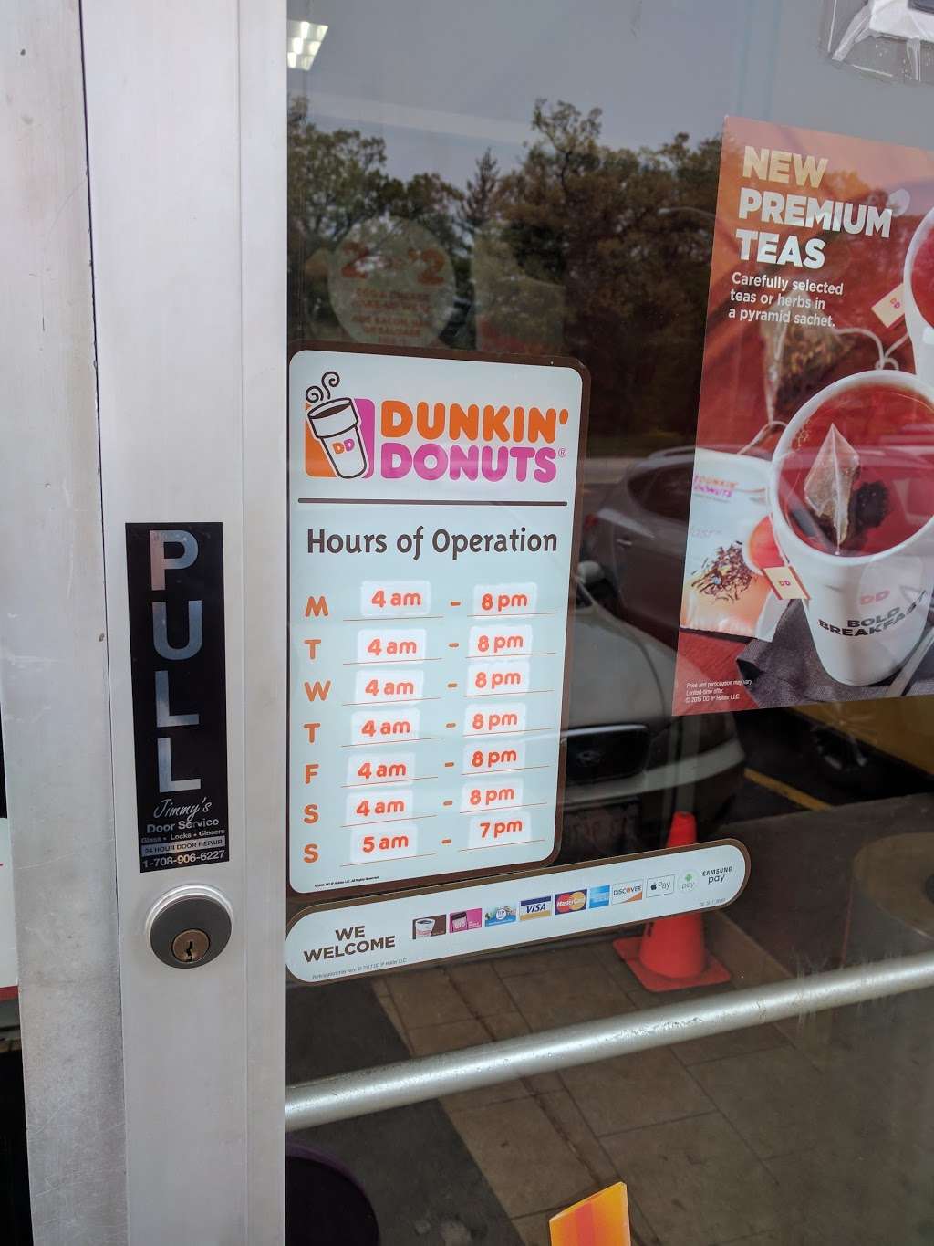 Dunkin Donuts | 247 IL-19, Roselle, IL 60172, USA | Phone: (630) 893-6150