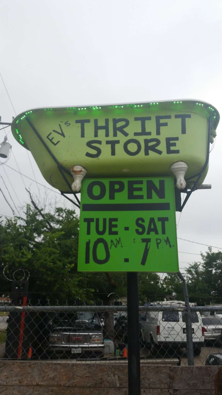 EVs Thrift Store | 4307 Willow St #110, Dallas, TX 75226, USA | Phone: (214) 707-0078