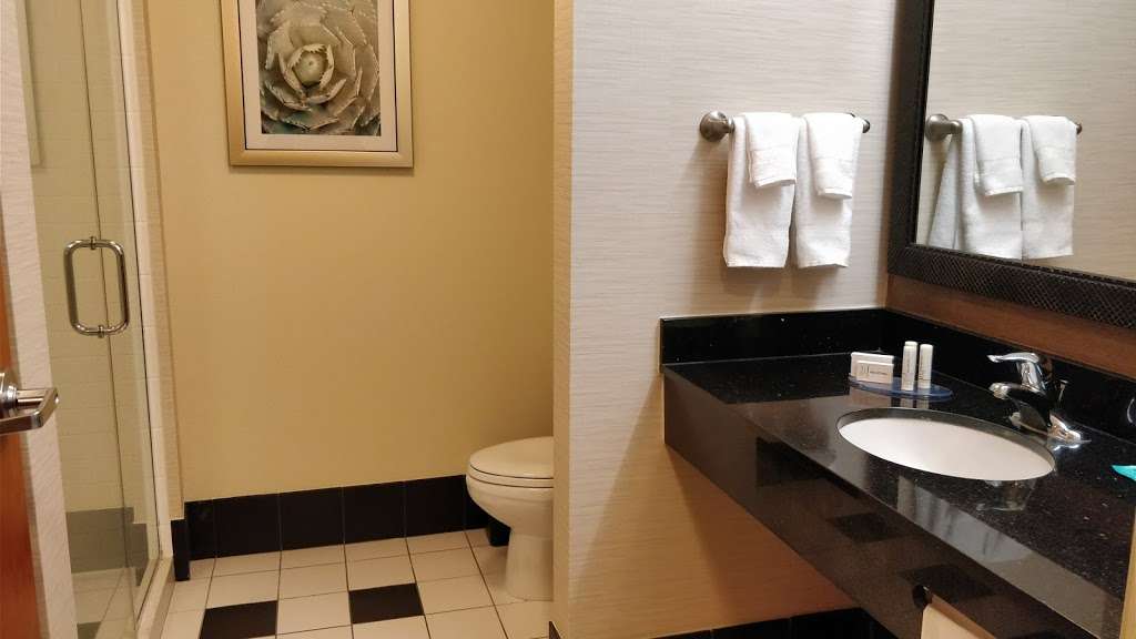 Fairfield Inn & Suites by Marriott Phoenix Chandler/Fashion Cent | 1100 S Price Rd, Chandler, AZ 85286, USA | Phone: (480) 963-5300