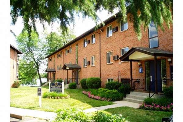 Lake Club Apartments | 400 N Dupont Hwy, Dover, DE 19901 | Phone: (302) 674-4800