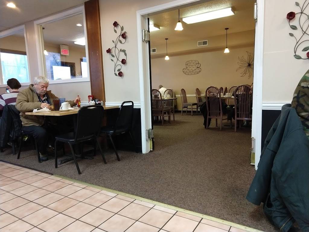 Richs Cafe | 3411 Lower Huntington Rd, Fort Wayne, IN 46809, USA | Phone: (260) 478-1996