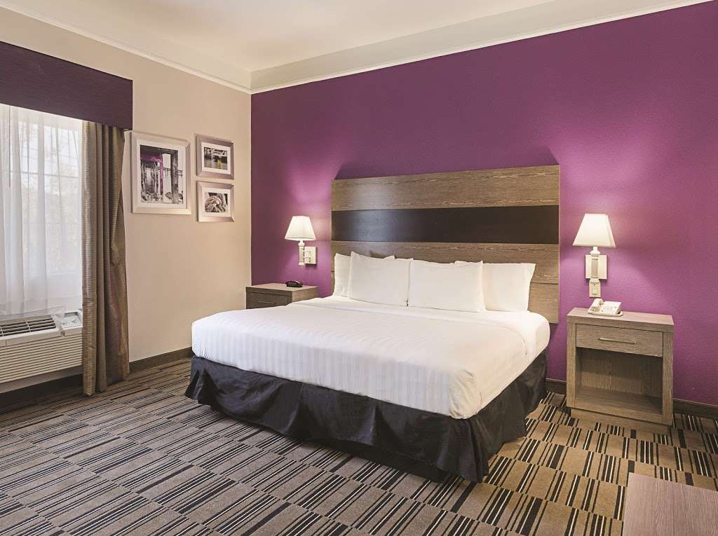 La Quinta Inn & Suites by Wyndham Houston NASA Seabrook | 3636 NASA Road 1, Seabrook, TX 77586, USA | Phone: (281) 326-7300